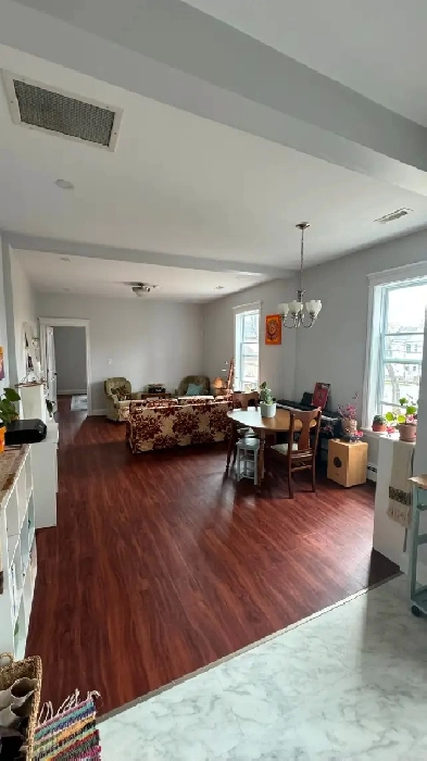 Upstairs unit with one bedroom Image# 3