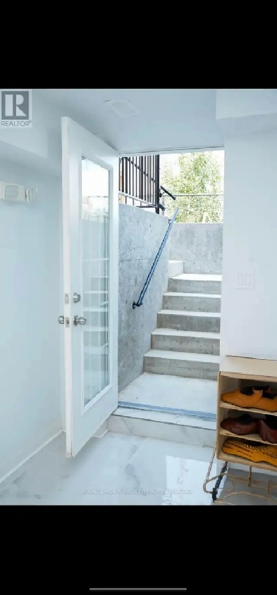 1 PRIVATE BEDROOM IN SHARED BASEMENT INCLUDING LARGE KITCHEN Image# 1