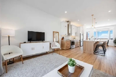 Brand New 2 Bed, 2 Bath Townhouse Image# 2