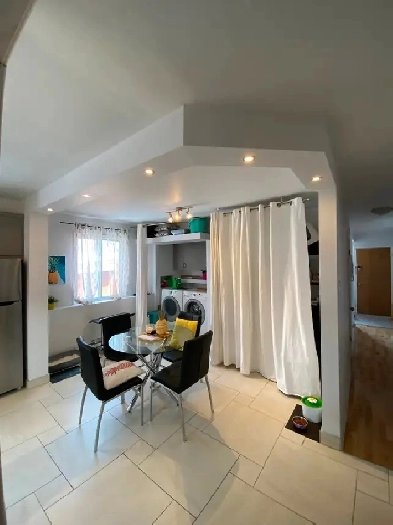 Charmant 3 1/2 endroit très propre. Sécuritaire. Mtl mercier Image# 13