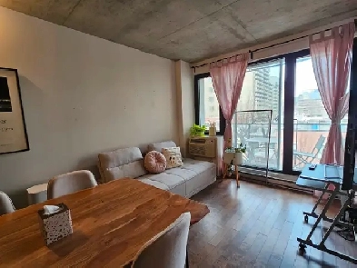 Downtown Atwater Metro 3 1/2 Furnished Condo 1414 Chomedey Image# 1