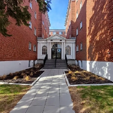 Cession de Bail - 4 1/2 a ville mont royal - 1er juillet 2025 Image# 1