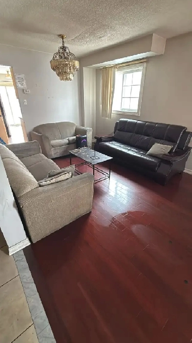 Room available for rent near Sheridan college from 1st June . Image# 1