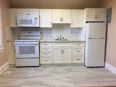 All Inclusive - One Bedroom Apartment in Uptown Waterloo Image# 1