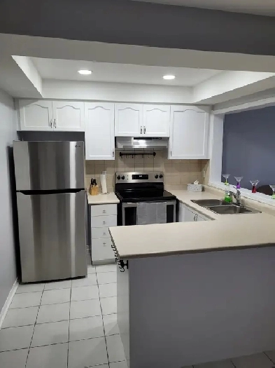 ROOM with own BATHROOM for rent close to square one Image# 2