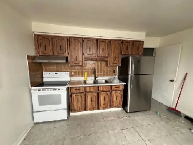 LUMINOUS APARTMENT FOR RENT ON SECOND FLOOR Image# 2