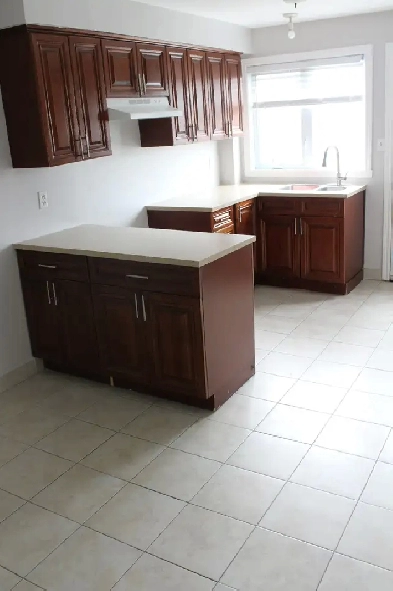 Spacious 5 and a half second-floor duplex apartment for rent Image# 8
