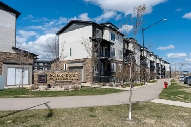 Rarely Available 3 Bed, 3 Bath, Townhouse in Bridgwater Centre! Image# 7
