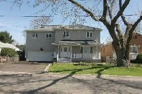 Luxury master bedroom full furnished close mall & All Amenities Image# 1