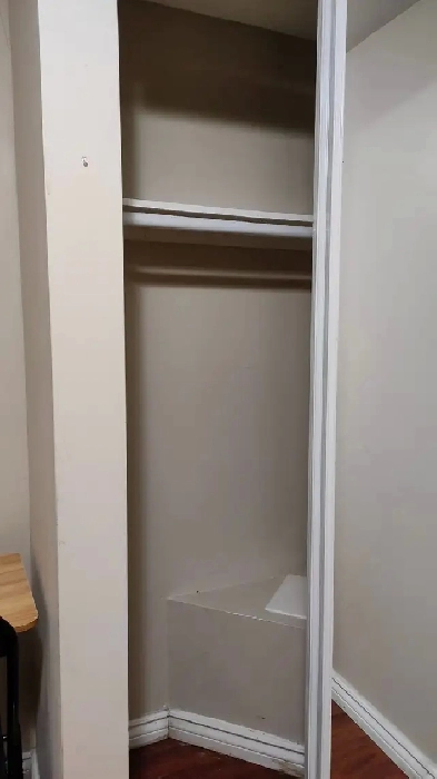 Room for rent Near Mohawk college Image# 6