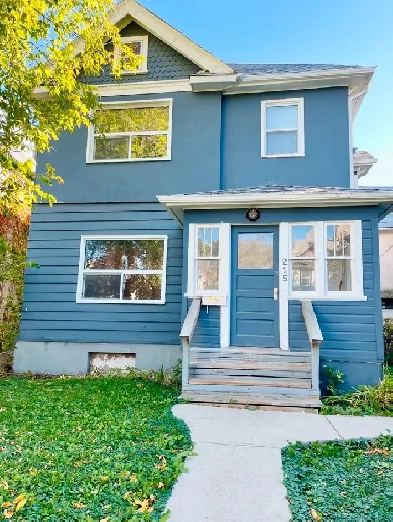 DUPLEX, 2 1/2 Storey, dwntwn, UofW, Portage A, Broadway, MoveInR Image# 15