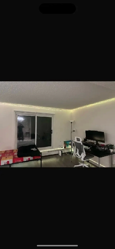 private room in a 2 bedroom apartment at a very good price Image# 1