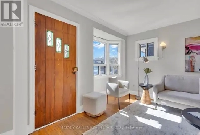Main Floor for Rent – 2-Bed Home in East York’s Family-Friend Image# 9