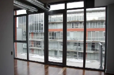 BEAUTIFUL SUNNY CONDO IN CENTRETOWN July 1st Image# 1