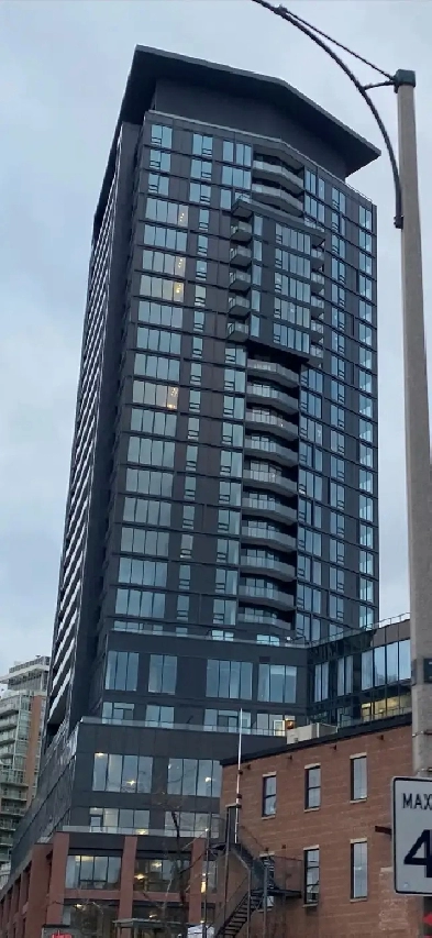 liberty village 1  den, parking Image# 5