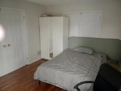 Furnished bedroom with Sharing washroom rent Mississauga Image# 5