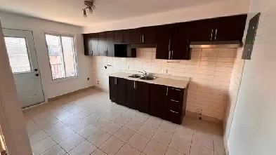 4-1/2 Style Condo Image# 5