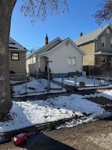 selling bungalow 636 Agnes ave Image# 5