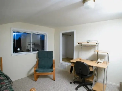 Furnished room 6 minute walk from Algonquin College Image# 5