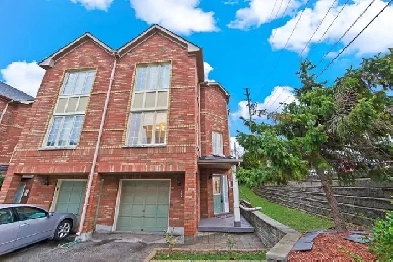 Rental property semi-detached house Image# 1