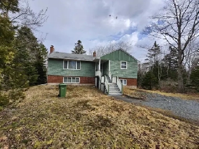 House and building lot in Herring Cove Image# 1
