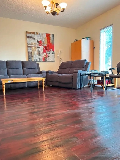 2 min walk to Southland ctrain/ 5 min to Chinook/15 min Downtown Image# 4