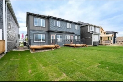 Amazing Duplex with HUGE backyard in the SW for rent! Image# 1