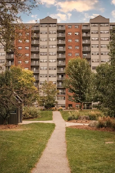 Avalon Park: Apartment for rent in Southeast Ottawa Image# 1