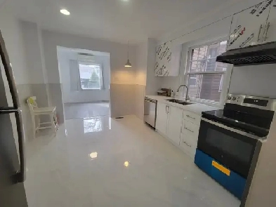 2 bedroom 2 bath , DT Toronto steps to UofT , Utilities Included Image# 4