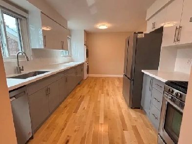 Stunning 3-Bedroom Bungalow for Rent in Whitby Image# 1