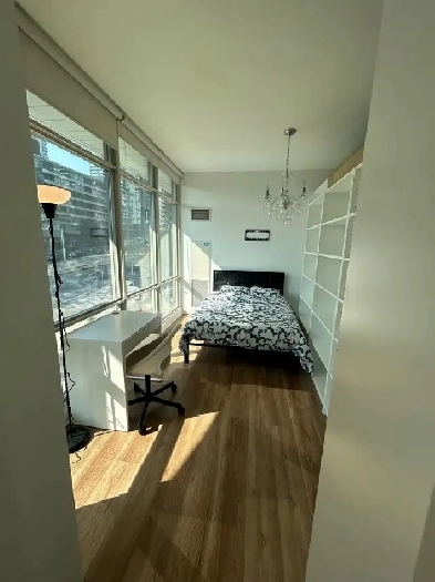 Private Room Near Rogers Center Image# 1