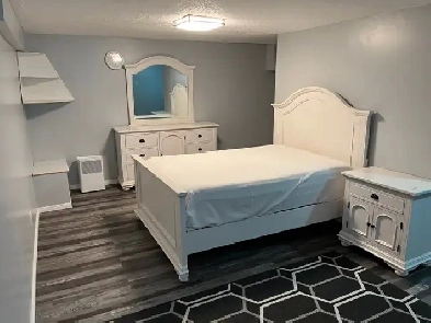 A bachelor for rent close to the U of M Image# 1