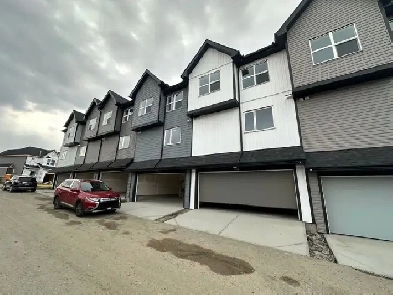Spacious 3 Bedroom   Den Townhome  for LEASE TAKEOVER Image# 15