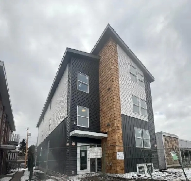 2 bdr $1399 @  Beverly Move in June 1 at Image# 1