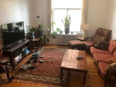 Chambre à louer dans un 8 1/2 (625$) Image# 1