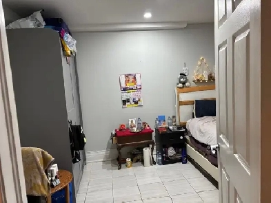 one room separate in basement Image# 1