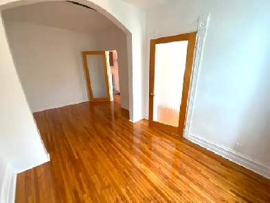 Superbe 3 1/2 pièces double 15 min centre-ville ! Image# 1
