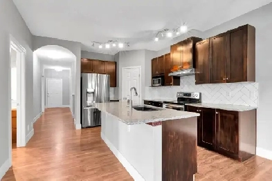 Town Home for Sale in Royal Oak Image# 2