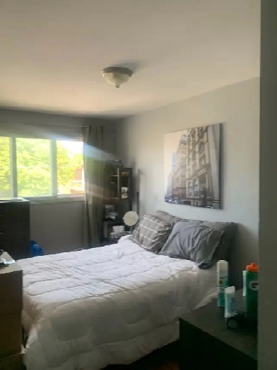 Beau 51/2 du haut duplex à Montréal à louer Image# 1