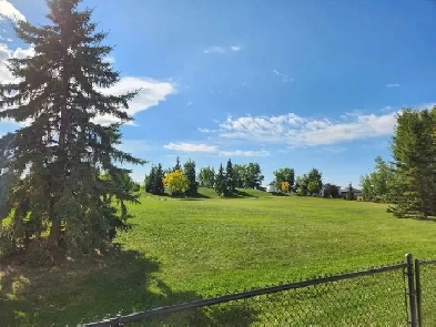 5-Bedroom Bi-Level Duplex for Rent at Leitner Gate Eagle Ridge Image# 1