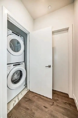 NEW 3rd Floor Condo - 2 bed den, 2 baths Image# 7