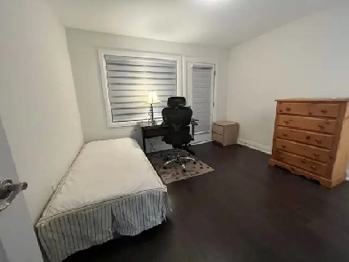 Room with private bathroom for rent Image# 5