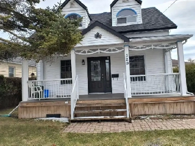 3-Bedroom House for Rent Downtown & Lamoureux Park Area Image# 1