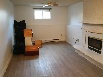 Ginormous 3-in-1 Room for Rent – Available Now All-Inclusive Image# 1