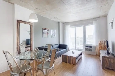 CONDO DISPONIBLE POUR LONG OU COURT TERME. Image# 2