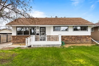 1612 8th Ave N - Fully Renovated Bungalow In Churchill Downs Image# 4