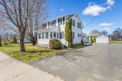 Charming 2-Storey Mid-Century Home Image# 1