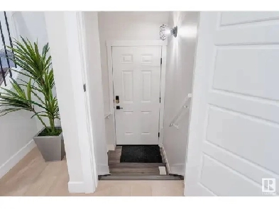 2 bedroom 9 ft Basement Suite Image# 4