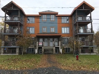5 1/2 à louer bromont juillet Image# 2