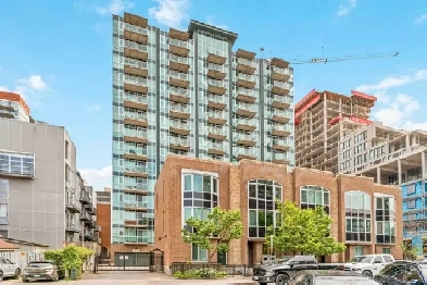 modern studio In the heart of the downtown ByWard Market Image# 1